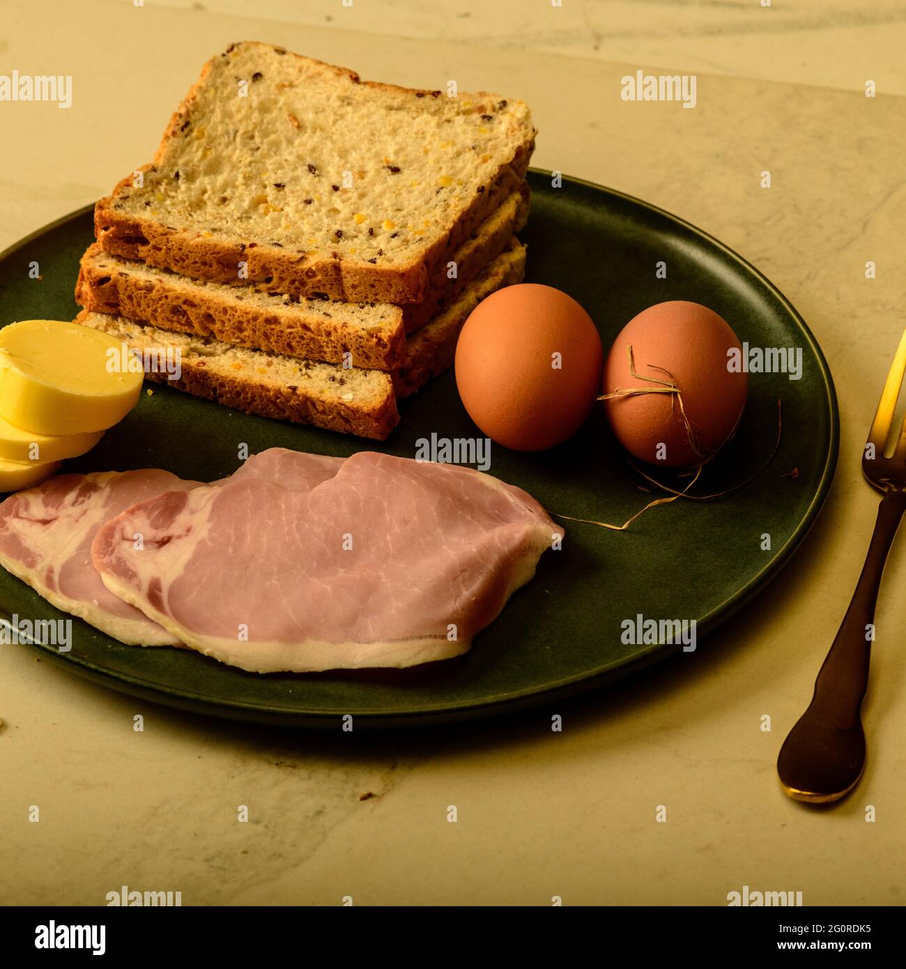 Ultima colazione della cucina del Cafe Nouvelle, pancetta e uova decostruttate, Foto Stock