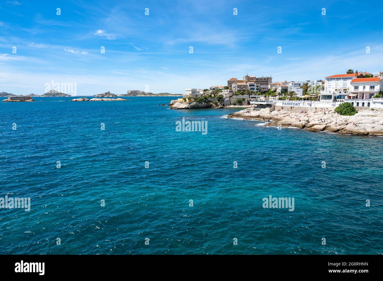 Le Petit Nice, ristorante a tre stelle di Gerard Passédat, è splendidamente situato sulle scogliere della costa mediterranea di Marsiglia. Foto Stock