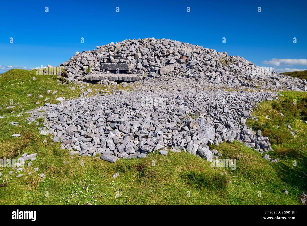 Irlanda, Contea di Sligo, Castlebaldwin, Cimitero Megalitico Carrowkeel. Foto Stock