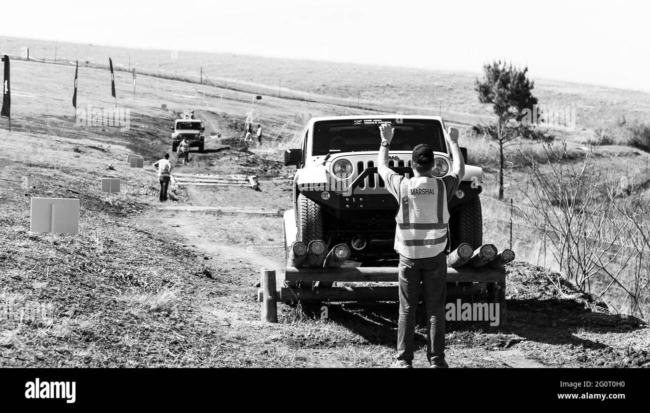 H, SUD AFRICA - 06 gennaio 2021: Harrismith, Sud Africa - 02 2015 ottobre: 4x4 ostacoli driver formazione a Camp Jeep nel Drakensberg Foto Stock