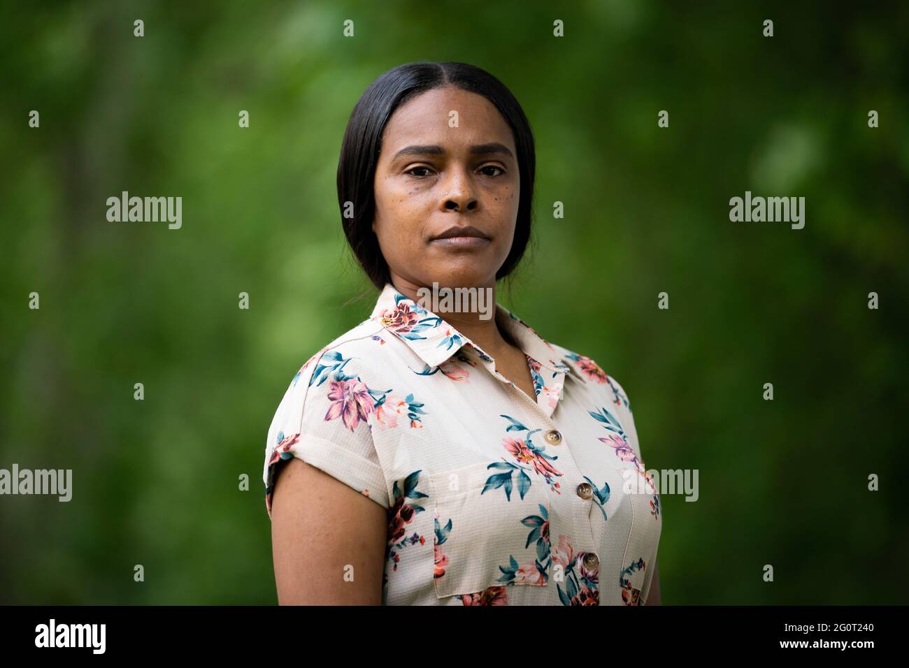 Lillian Serunkuma parla ai media di New Scotland Yard, Londra. Il nipote di due anni della signora Serunkuma è stato ucciso il 3 giugno 2020 a Brent, a nord-ovest di Londra, con la pallottola che manca di un millimetro di un'arteria cruciale. Data immagine: Giovedì 3 giugno 2021. Foto Stock