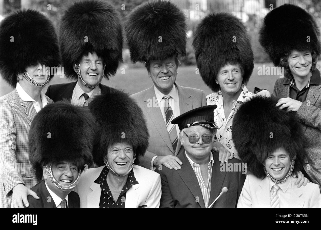 1.9.1986 Thames TV Garden Party con artisti come Richard Briers, Eamon Andrews, George Layton, Jim Davidson Bernie Winters, Lionel Blair, Benny Hill e Nick Owen Foto Stock