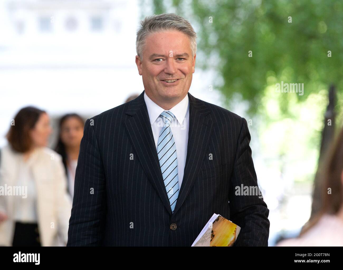 Londra, Regno Unito. 3 Giugno 2021. Mathias Cormann, Segretario Generale dell'Organizzazione per la cooperazione e lo sviluppo economico, a Downing Street per un incontro in vista della riunione dei Ministri delle finanze del G7 che avrà inizio a Londra il 4 giugno. E 'il suo secondo giorno intero nel lavoro Credit: Mark Thomas / Alamy Live News Foto Stock