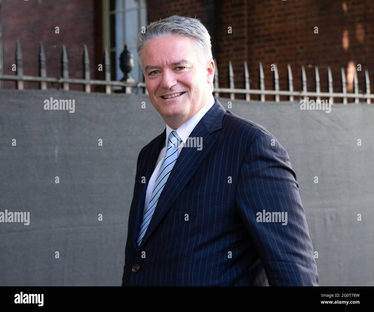Londra, Regno Unito. 3 Giugno 2021. Mathias Cormann, Segretario Generale dell'Organizzazione per la cooperazione e lo sviluppo economico, a Downing Street per un incontro in vista della riunione dei Ministri delle finanze del G7 che avrà inizio a Londra il 4 giugno. E 'il suo secondo giorno intero nel lavoro Credit: Mark Thomas / Alamy Live News Foto Stock