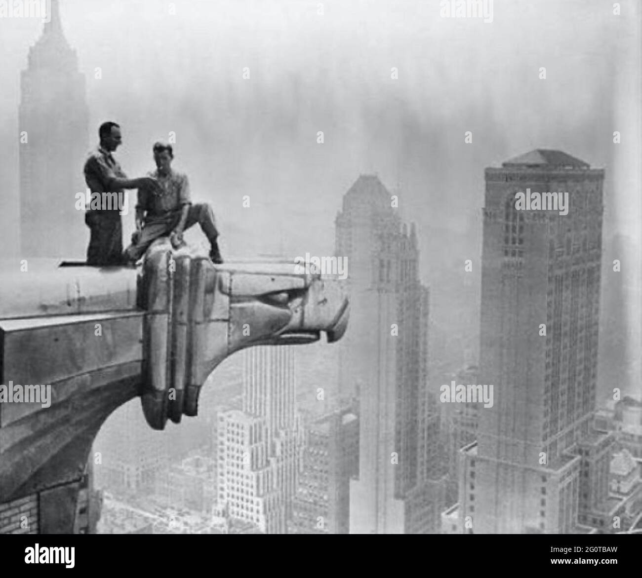 Steepeljacks alto sopra lo skyline di New York Foto Stock