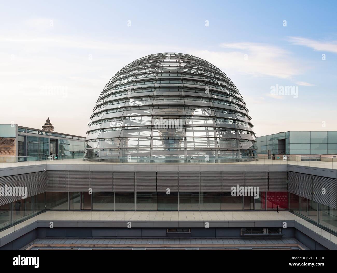 Cupola di vetro del Parlamento tedesco (Bundestag) - edificio del Reichstag - Berlino, Germania Foto Stock