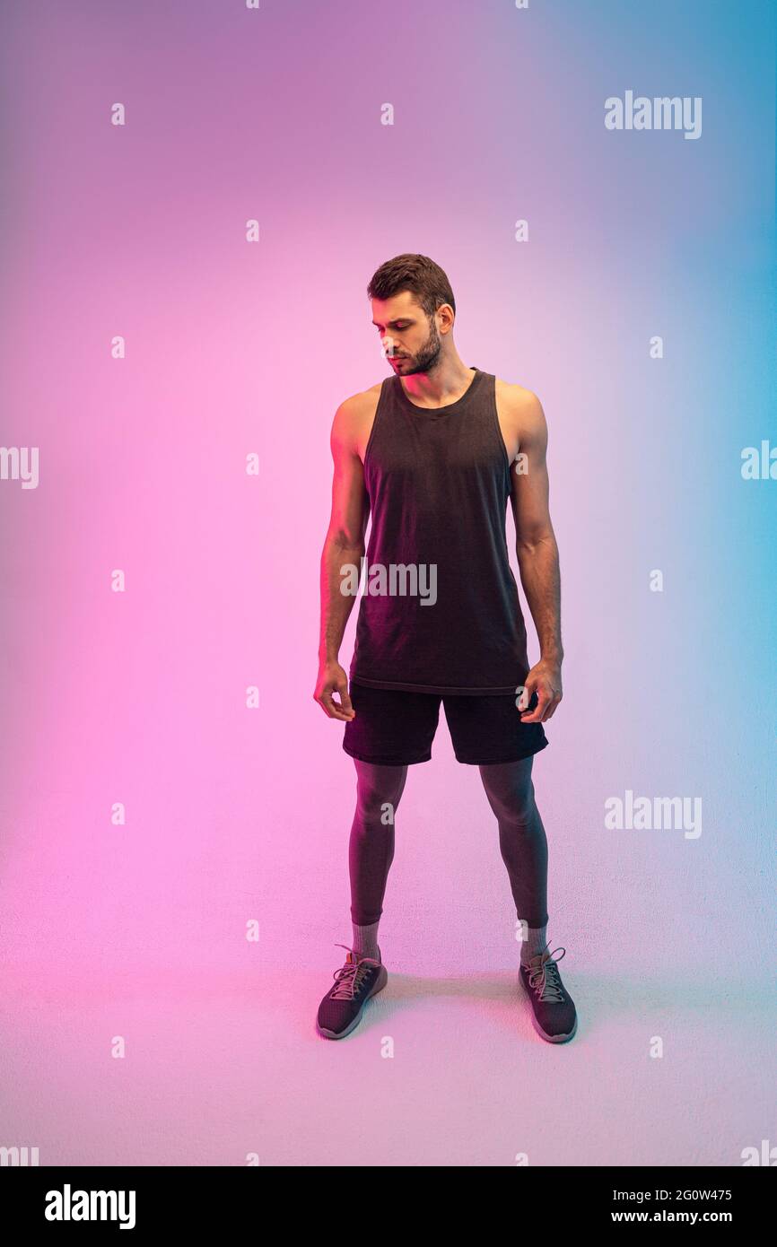 Bell'uomo europeo in studio Foto Stock