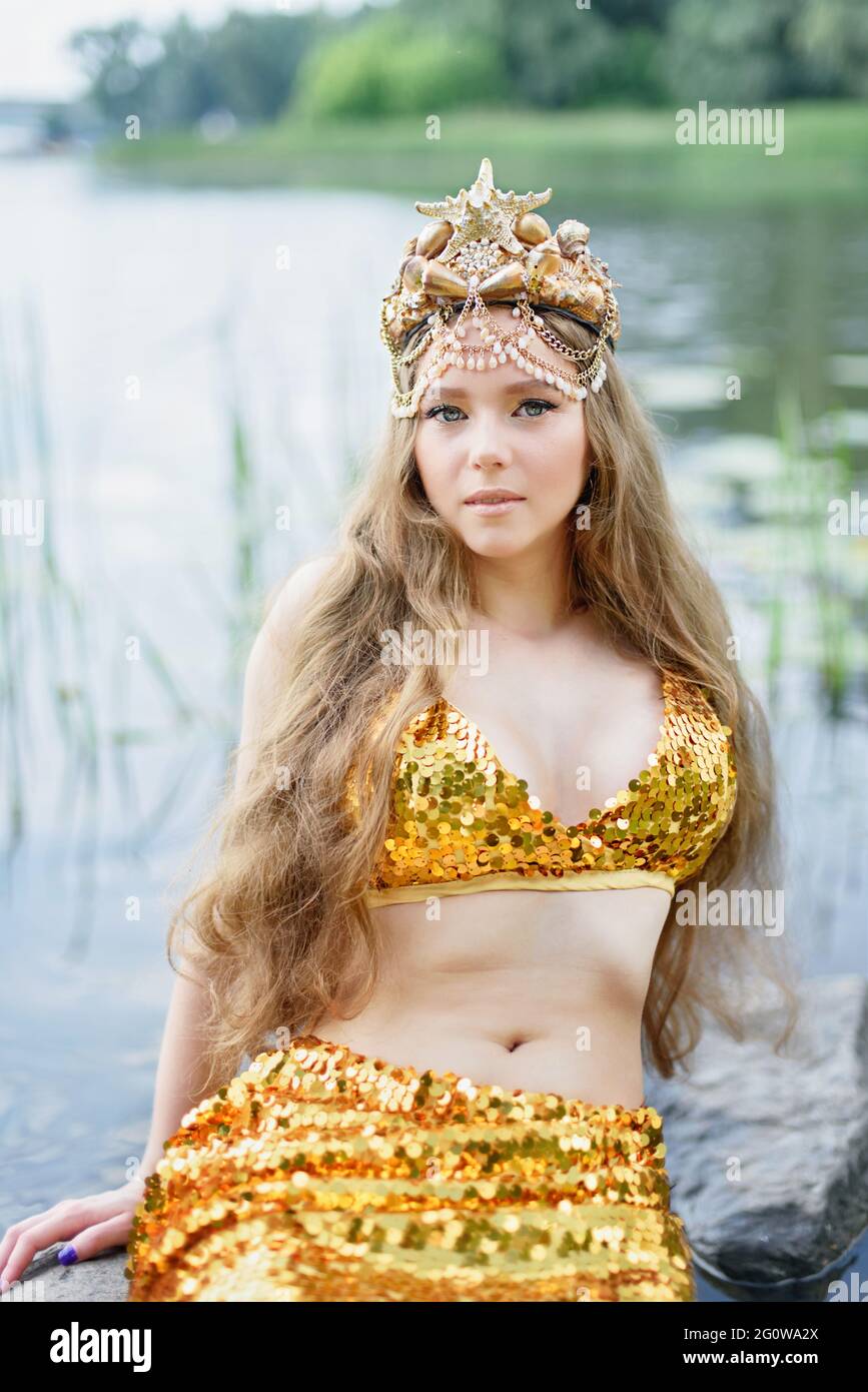 10 Ciondoli Coda Di Sirena In Ottone Con Zirconi - Placcati Oro 18K Per Bigiotteria Fai Da Te