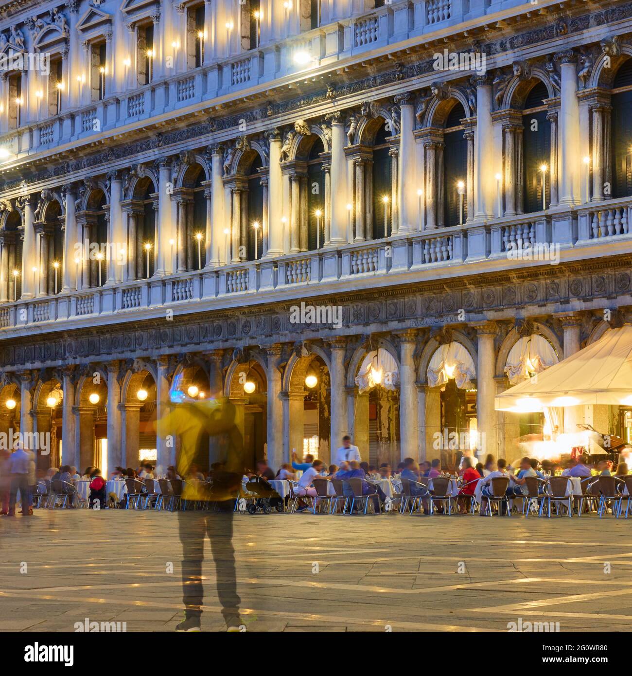 Piazza San Marco a Venezia in grande con il fantasma del turismo differandemico, Italia Foto Stock