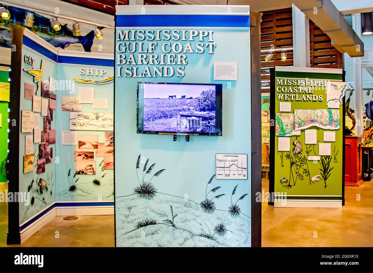Un'esposizione mette in luce le isole della barriera della costa del Golfo del Mississippi al Maritime and Seafood Industry Museum, 29 maggio 2021, a Biloxi, Mississippi. Foto Stock