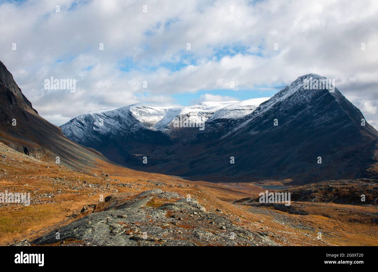 Sentiero di Kungsleden sulla strada per la stazione di montagna Kebnekaise, settembre 2020 Foto Stock