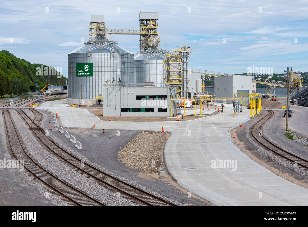 Sollio Agriculture porto infrastruttura con ferrovia e silo installazioni nel porto di Quebec città Foto Stock