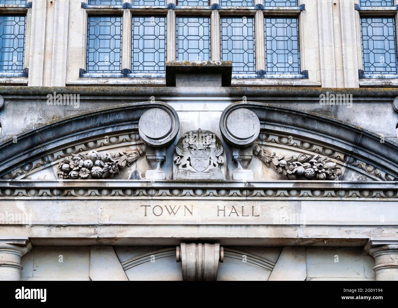 Primo piano dell'iscrizione del Municipio su un edificio governativo locale Foto Stock