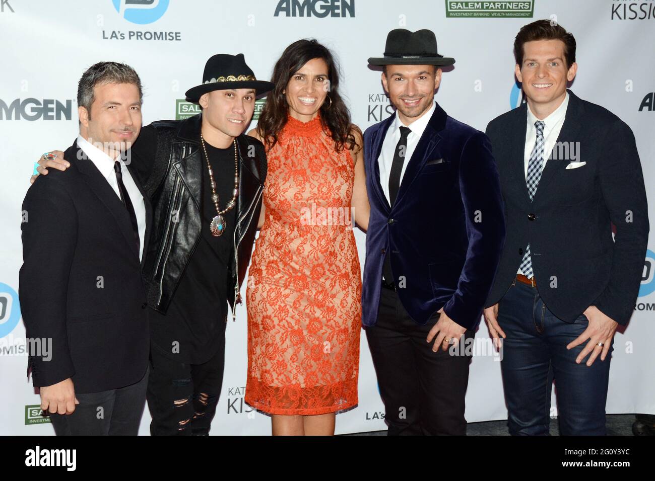 30 settembre 2015, Universal Studios, California, USA: Cantante Remigio Pereira, musicista Taboo, CEO e fondatore DI LA Promise Veronica Melvin, cantanti Victor Micallef e Clifton Murray dei tenori partecipa al 2015 LAa's Promise Gala. (Immagine di credito: © Billy Bendight/ZUMA Wire) Foto Stock