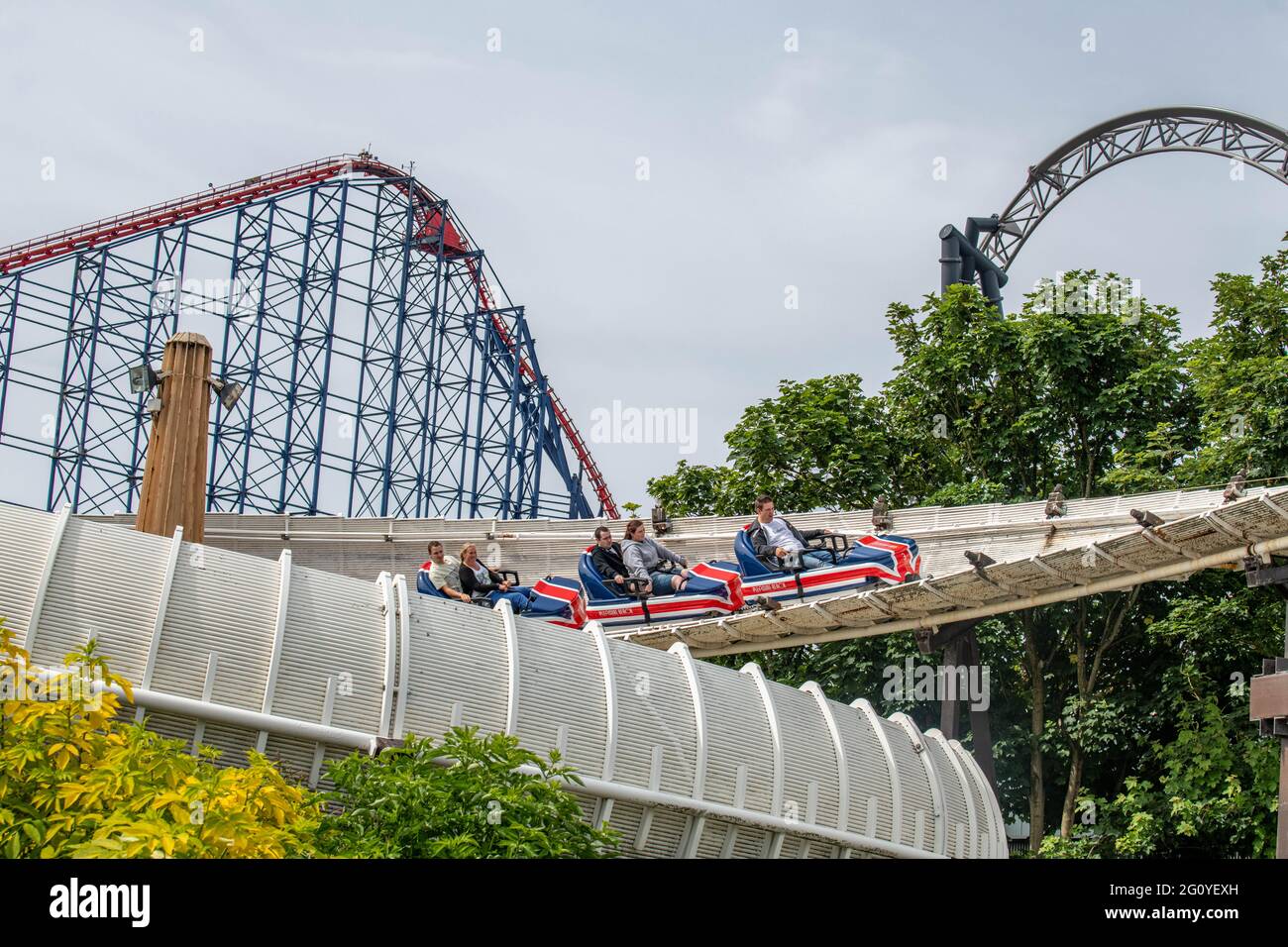 I piloti dell'evento privato 'Mackpool godendo di Avalanche Blackpool Pleasure Beach organizzato da Pleasure Beach Experience Foto Stock