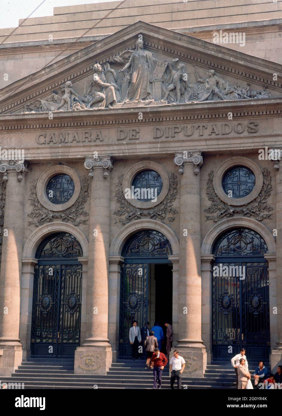 EDIFICIO DE LA CAMARA DE LOS DIPUTADOS-FACHADA - FOTO AÑOS 90. Autore: CAMPOS MAURICIO. Posizione: ESTERNO. CITTÀ DEL MESSICO. CIUDAD DE MEXICO. Foto Stock