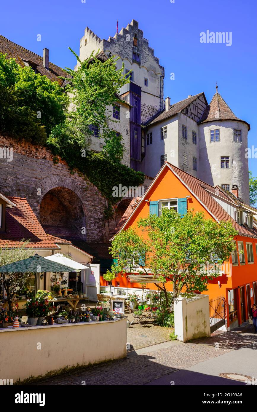 La città vecchia di Meersburg e il castello di Meersburg vicino al lago di Costanza (Bodensee), Baden-Wuerttemberg, Germania. Foto Stock