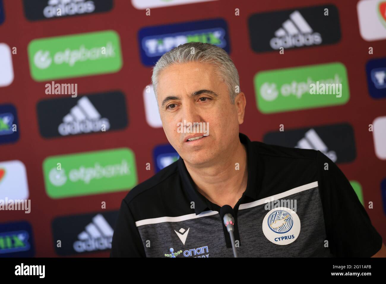 Baudapest, Ungheria. 03 giugno 2021. Budapest, Ungheria, 2021. 3 giugno, Stadion di Szusza Ferenc. Il capo allenatore cipriota Nikos Kostenoglou ha tenuto una conferenza stampa, la nazionale di calcio cipriota giocherà una partita di preparazione il 4 giugno contro la nazionale ungherese maschile. Credit: Gabriella Barbara/Alamy Live News Foto Stock