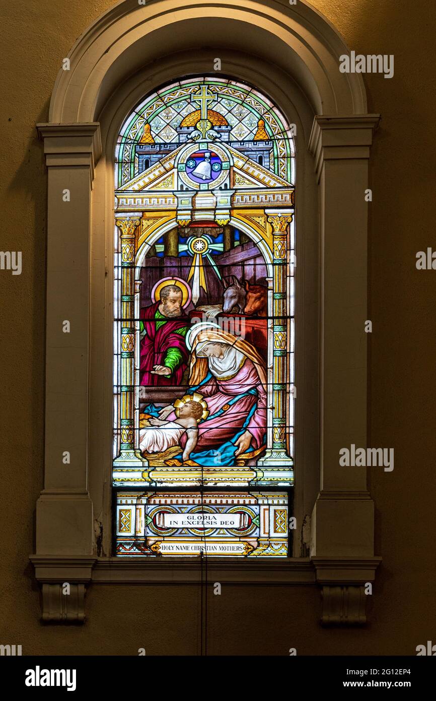 Vetrate nella Chiesa del Santo Nome, Toronto, Canada Foto Stock