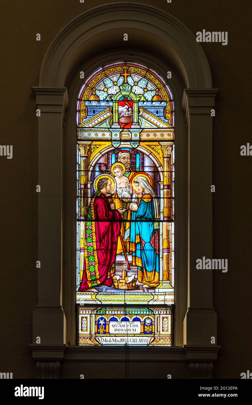 Vetrate nella Chiesa del Santo Nome, Toronto, Canada Foto Stock