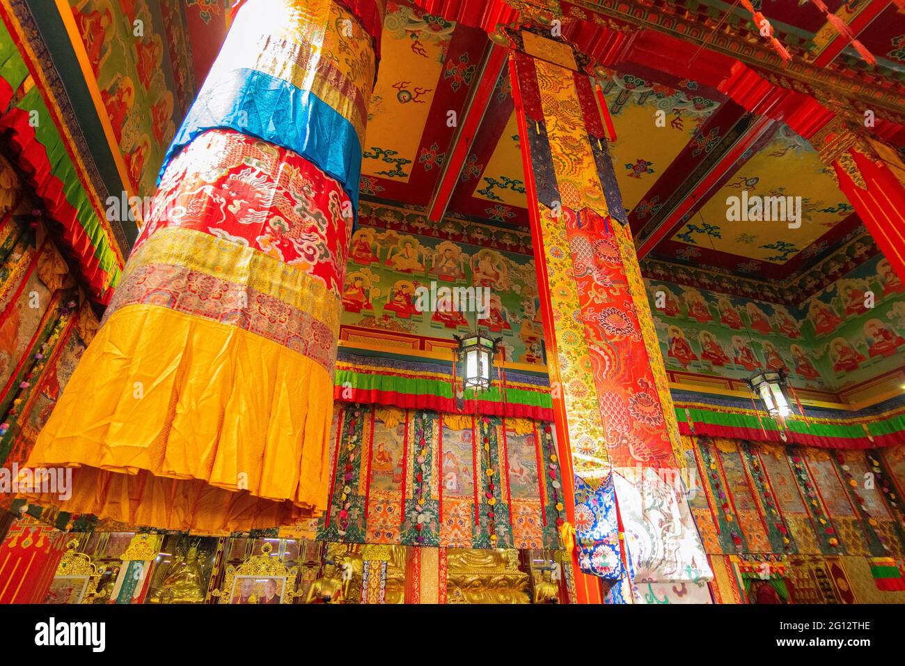 Thangka buddista - un dipinto buddista tibetano su cotone, o applicazioni di seta - in un monastero di Ralong, Sikkim, India Foto Stock