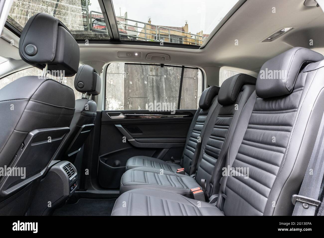 Hong Kong, Cina 7 maggio 2021 : Volkswagen Touran Interior 7 maggio 2021 a Hong Kong. Foto Stock