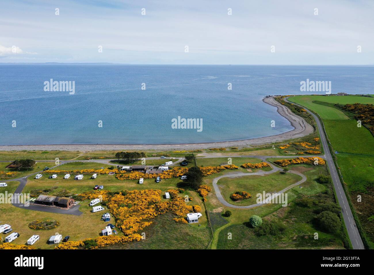 Vista aerea del drone della baia del New England Caravan e del campeggio del Motorhome Club Galloway Foto Stock