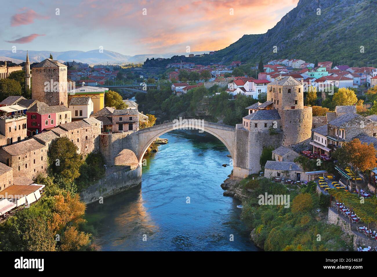 Ponte storico di Mostar conosciuto anche come Stari Most o Ponte Vecchio a Mostar, Bosnia ed Erzegovina Foto Stock