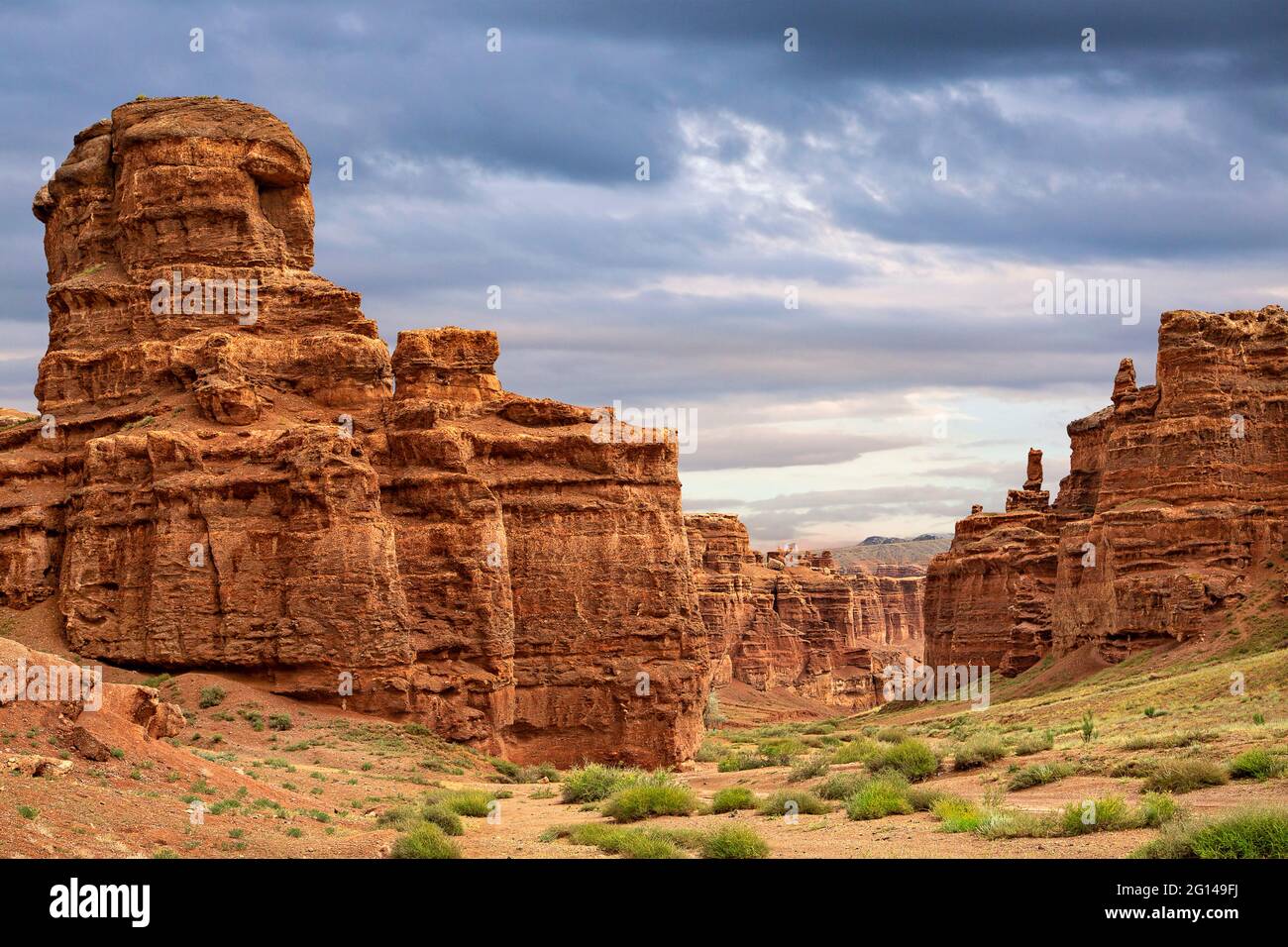 Formazioni rocciose geologiche nel Charyn Canyon, Kazakistan Foto Stock