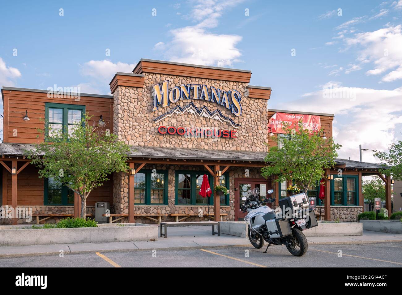 Calgary, Alberta - 3 giugno 2021: Facciata esterna del Montana's Cookhouse a Calgary, Alberta. Foto Stock
