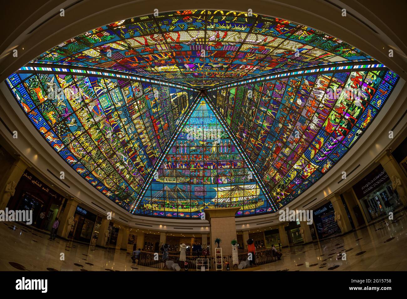 L'interno del centro commerciale wafi tramite fisheye Lens Foto Stock