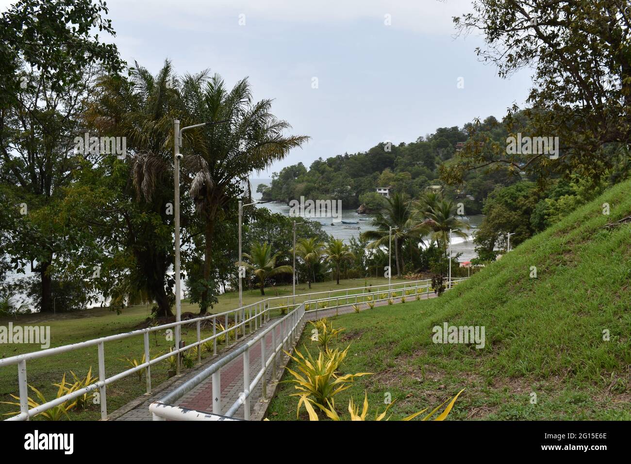 Las Cuevas, Trinidad e Tobago-27 febbraio 2021: Un percorso che conduce alla spiaggia di Las Cuevas, Trinidad. Foto Stock