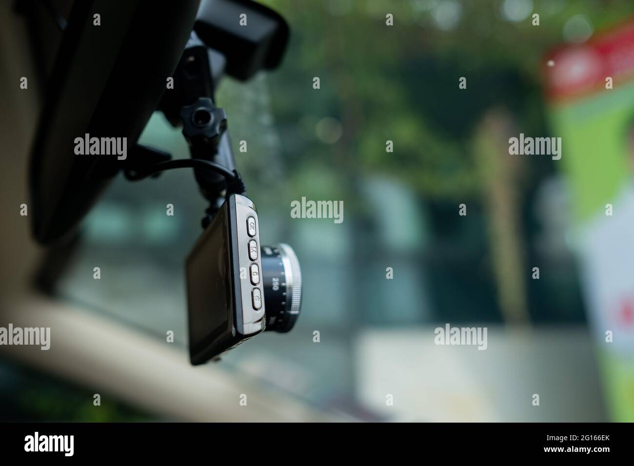 fotocamera per auto con sfondo sfocato Foto Stock