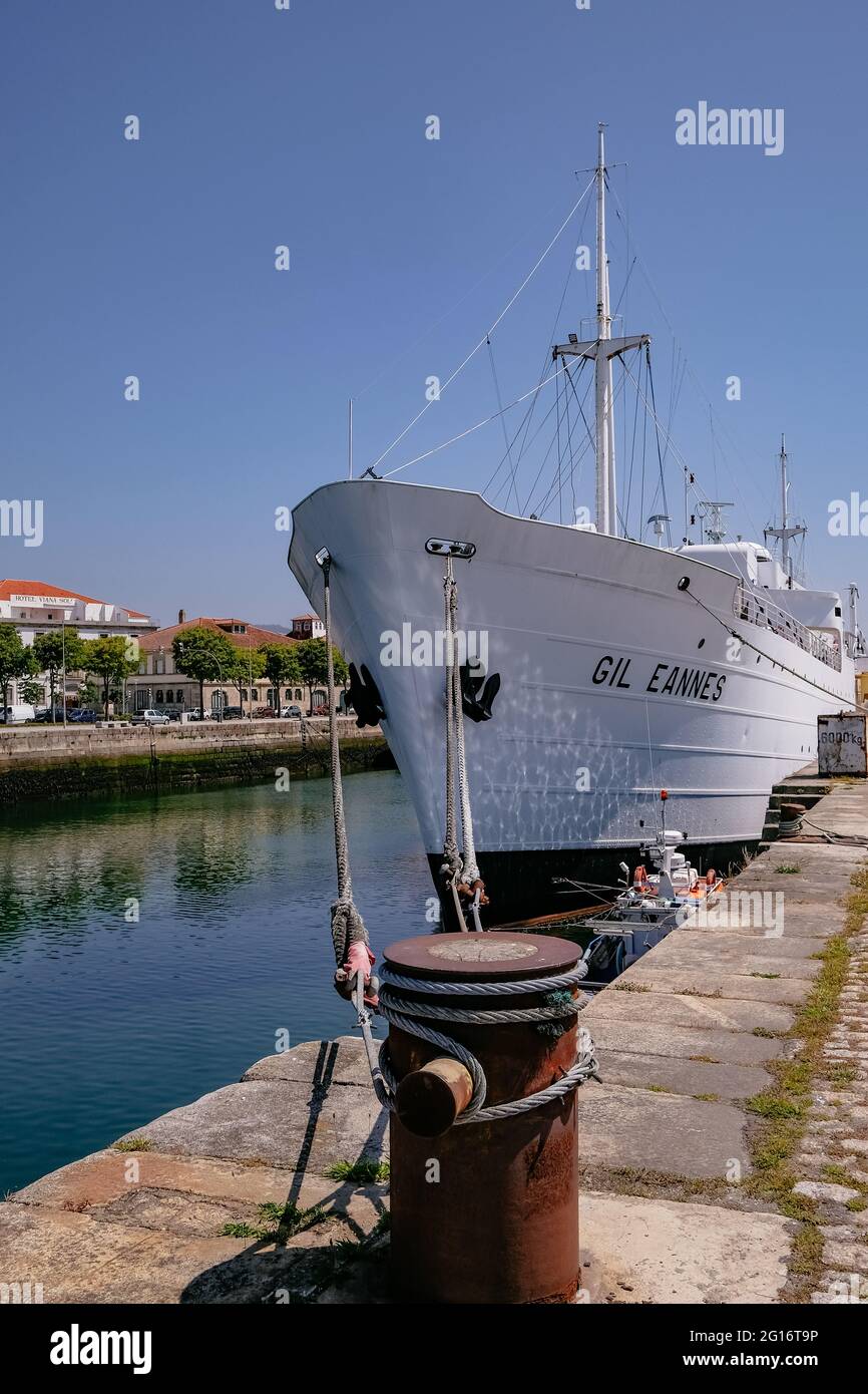 Ex nave ospedaliera portoghese Gil Eannes, ora permanentemente ormeggiata nel porto di Viana do Castelo, che serve come nave museo Foto Stock