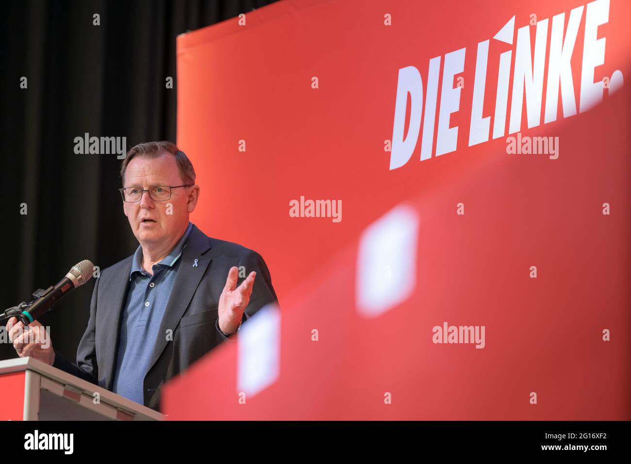 Seebach, Germania. 05 giugno 2021. Bodo Ramelow (partito di sinistra), Presidente del Ministro della Turingia, interviene alla riunione di rappresentanza dello Stato del Partito della sinistra della Turingia. Il nuovo leader del partito di sinistra, Hennig-Wellsow, vuole entrare per la prima volta nel Bundestag. Credit: Michael Reichel/dpa/Alamy Live News Foto Stock