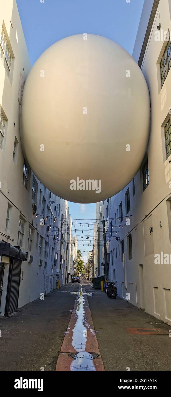 GIGANTESCA STRUTTURA A FORMA DI UOVO A MIAMI Foto Stock