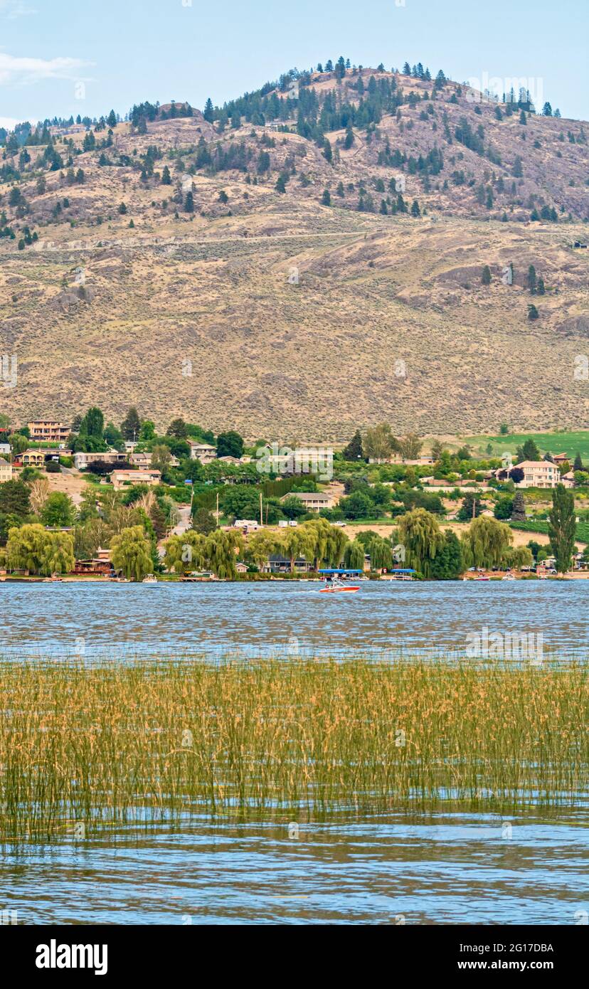 Calda serata estiva sul lago Osoyoos resort Foto Stock