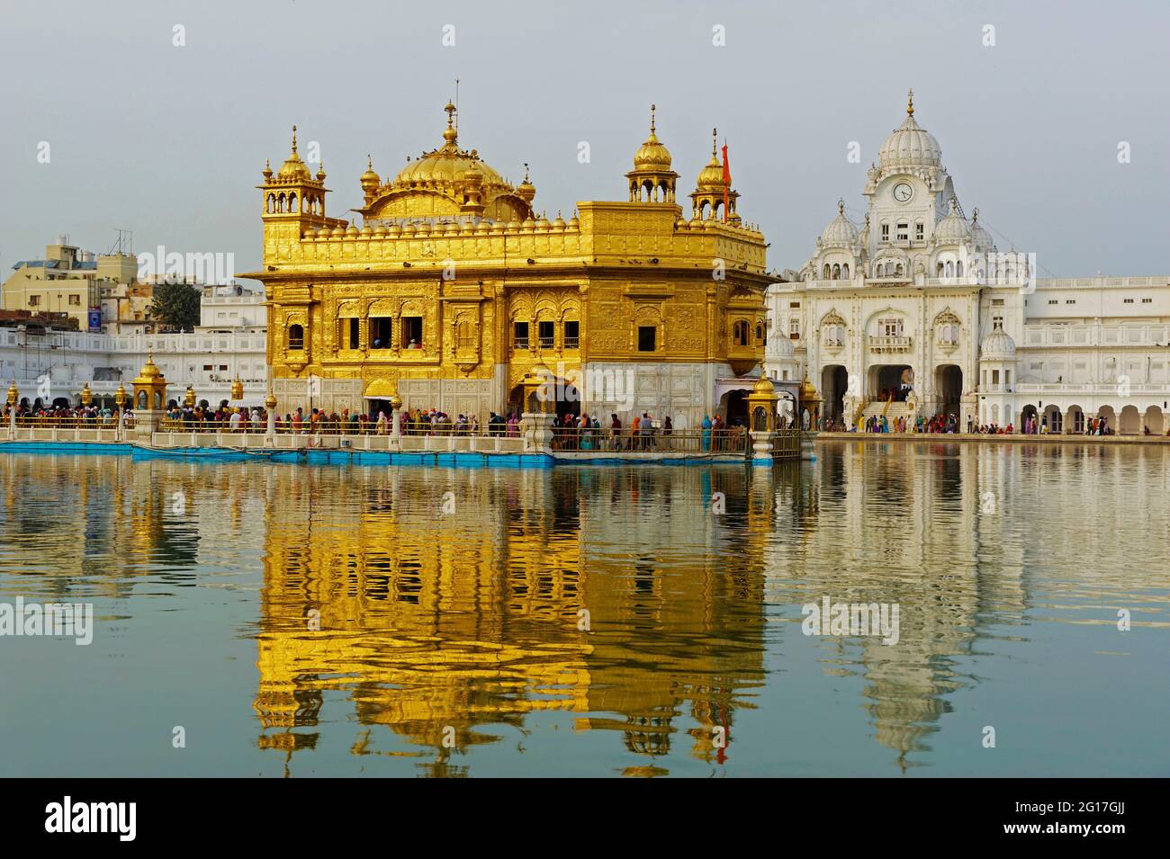 India, Penjab, Amritsar, Harmandir Sahib (Tempio d'oro), centro spirituale e culturale della religione Sikh Foto Stock