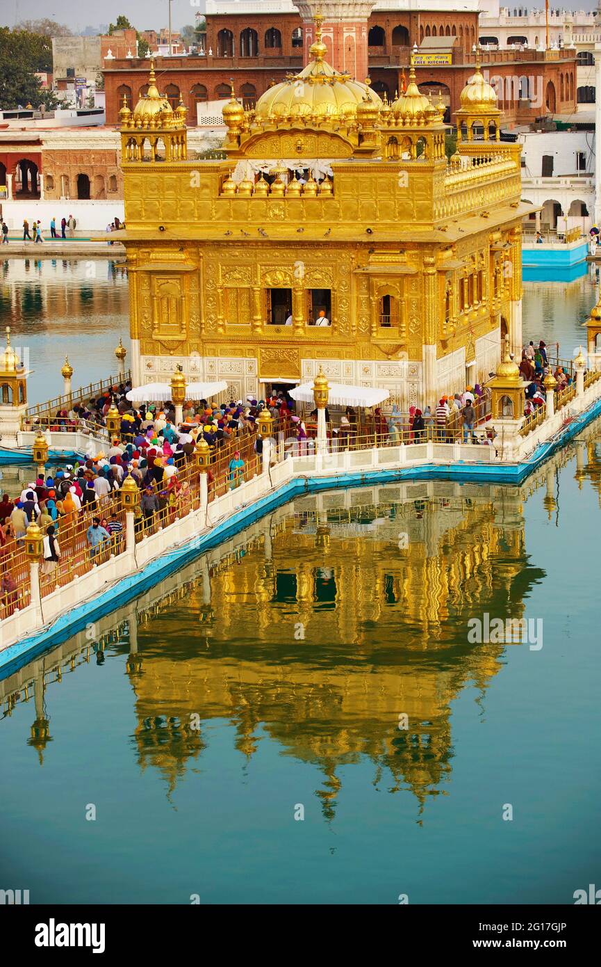 India, Penjab, Amritsar, Harmandir Sahib (Tempio d'oro), centro spirituale e culturale della religione Sikh Foto Stock