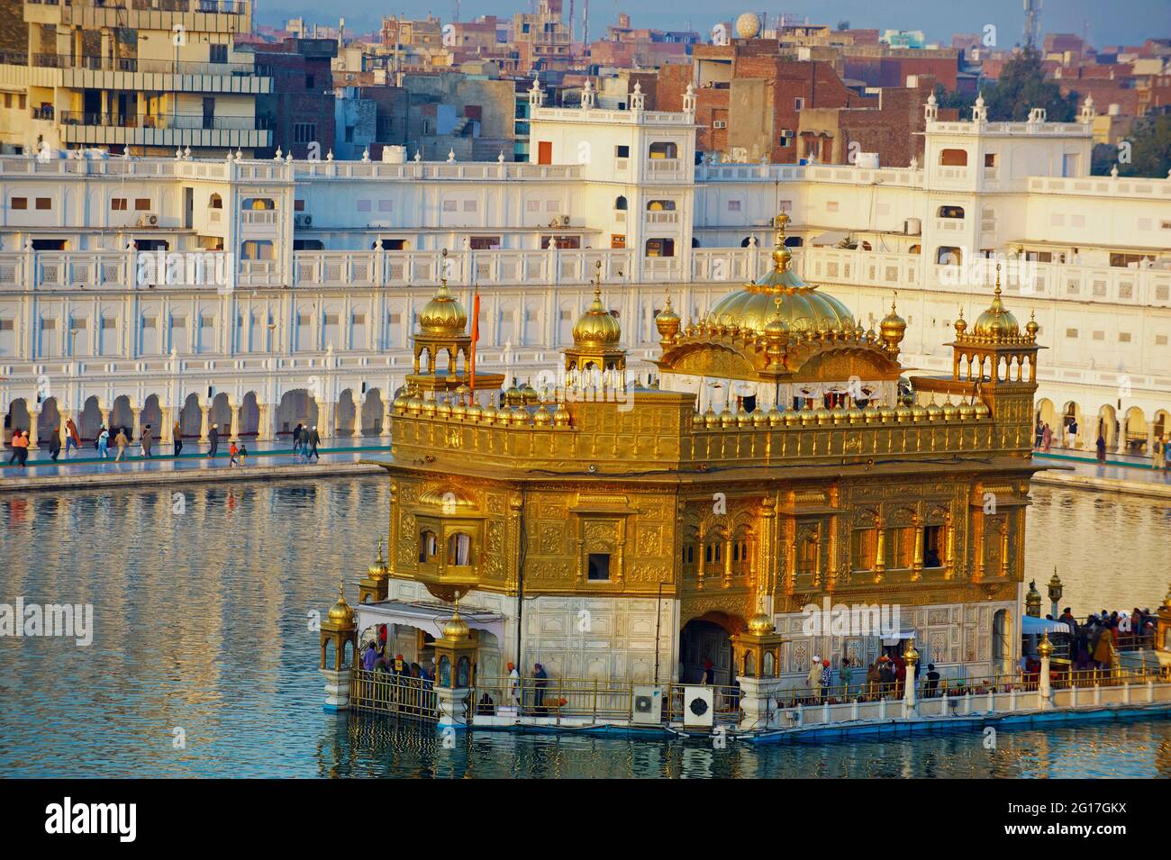 India, Penjab, Amritsar, Harmandir Sahib (Tempio d'oro), centro spirituale e culturale della religione Sikh Foto Stock