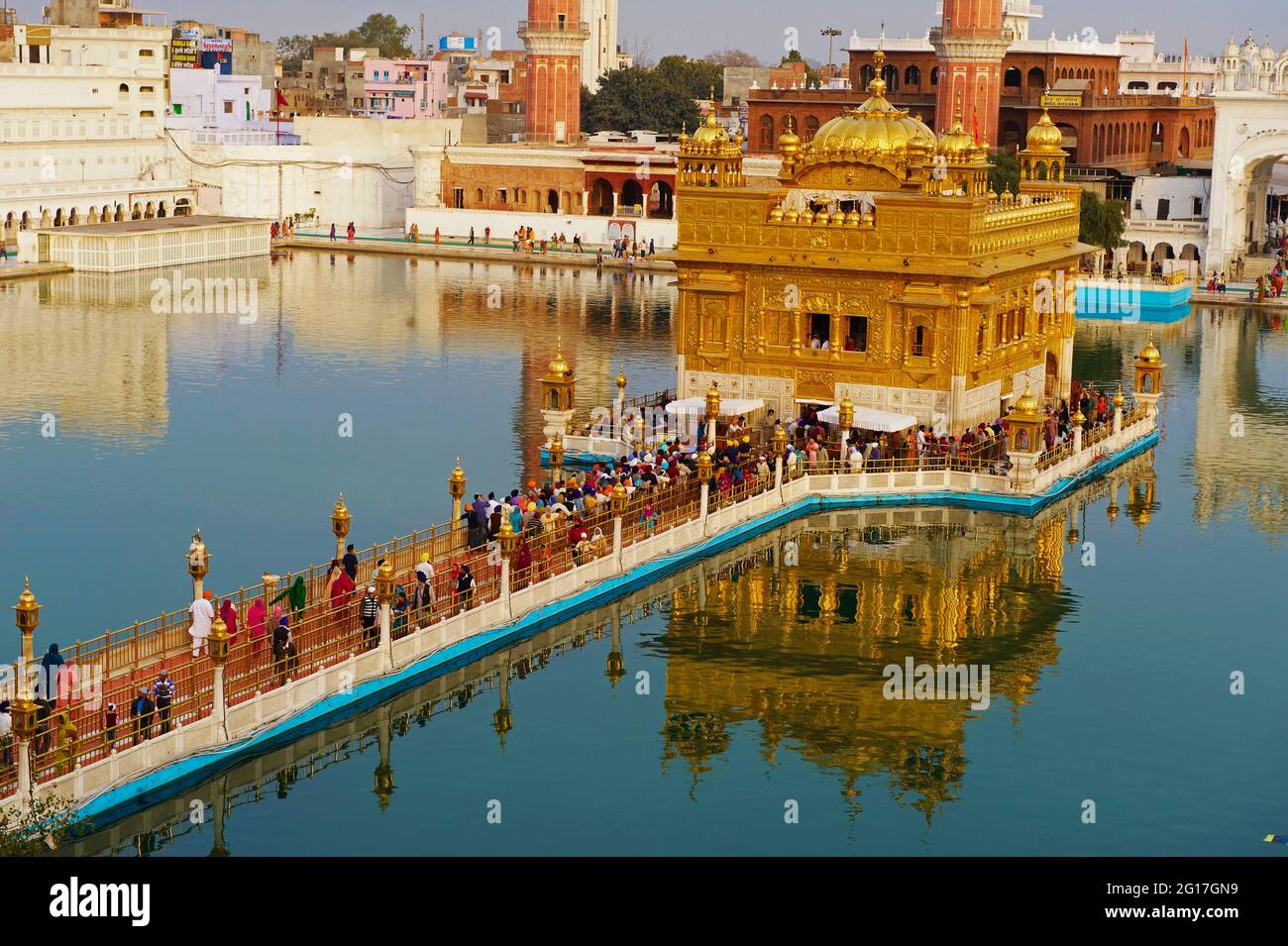 India, Penjab, Amritsar, Harmandir Sahib (Tempio d'oro), centro spirituale e culturale della religione Sikh Foto Stock