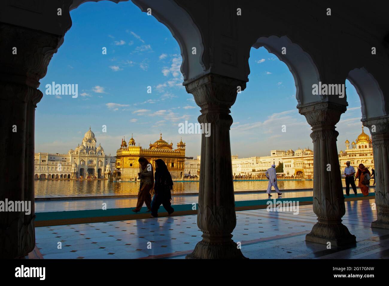 India, Penjab, Amritsar, Harmandir Sahib (Tempio d'oro), centro spirituale e culturale della religione Sikh Foto Stock