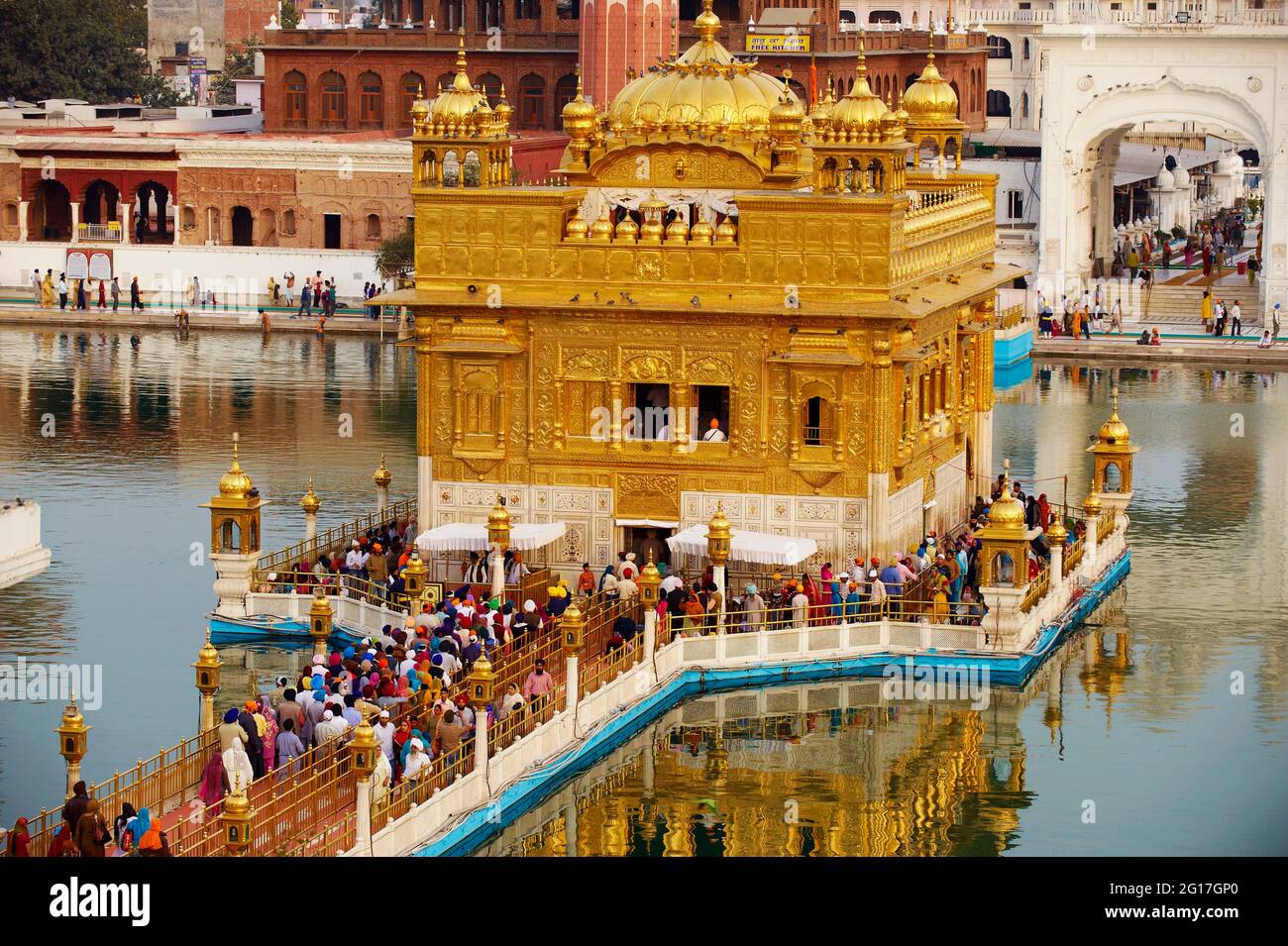 India, Penjab, Amritsar, Harmandir Sahib (Tempio d'oro), centro spirituale e culturale della religione Sikh Foto Stock