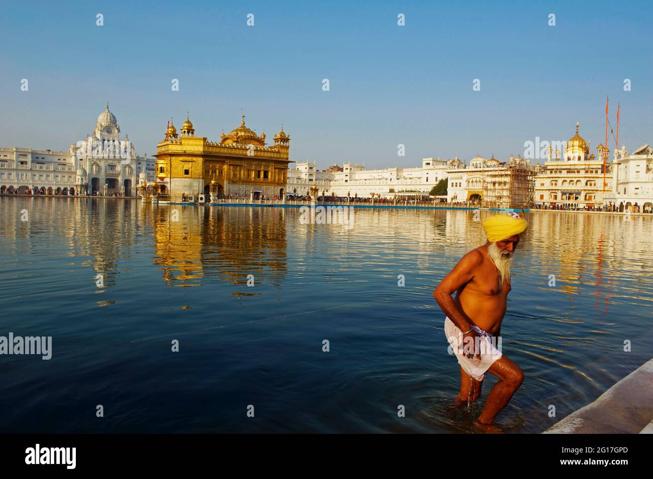 India, Penjab, Amritsar, Harmandir Sahib (Tempio d'oro), centro spirituale e culturale della religione Sikh Foto Stock