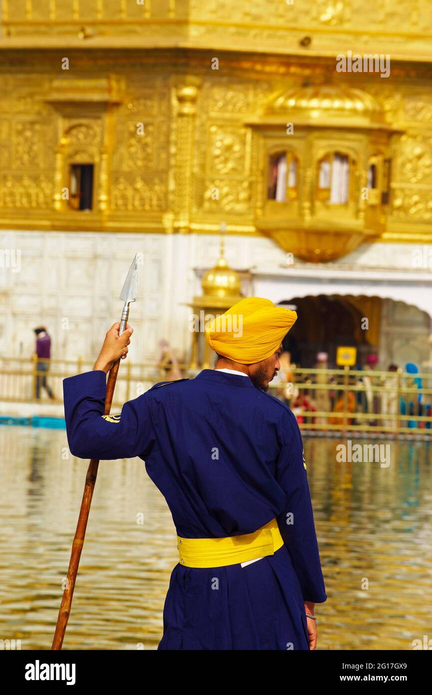 India, Penjab, Amritsar, Harmandir Sahib (Tempio d'oro), centro spirituale e culturale della religione Sikh Foto Stock