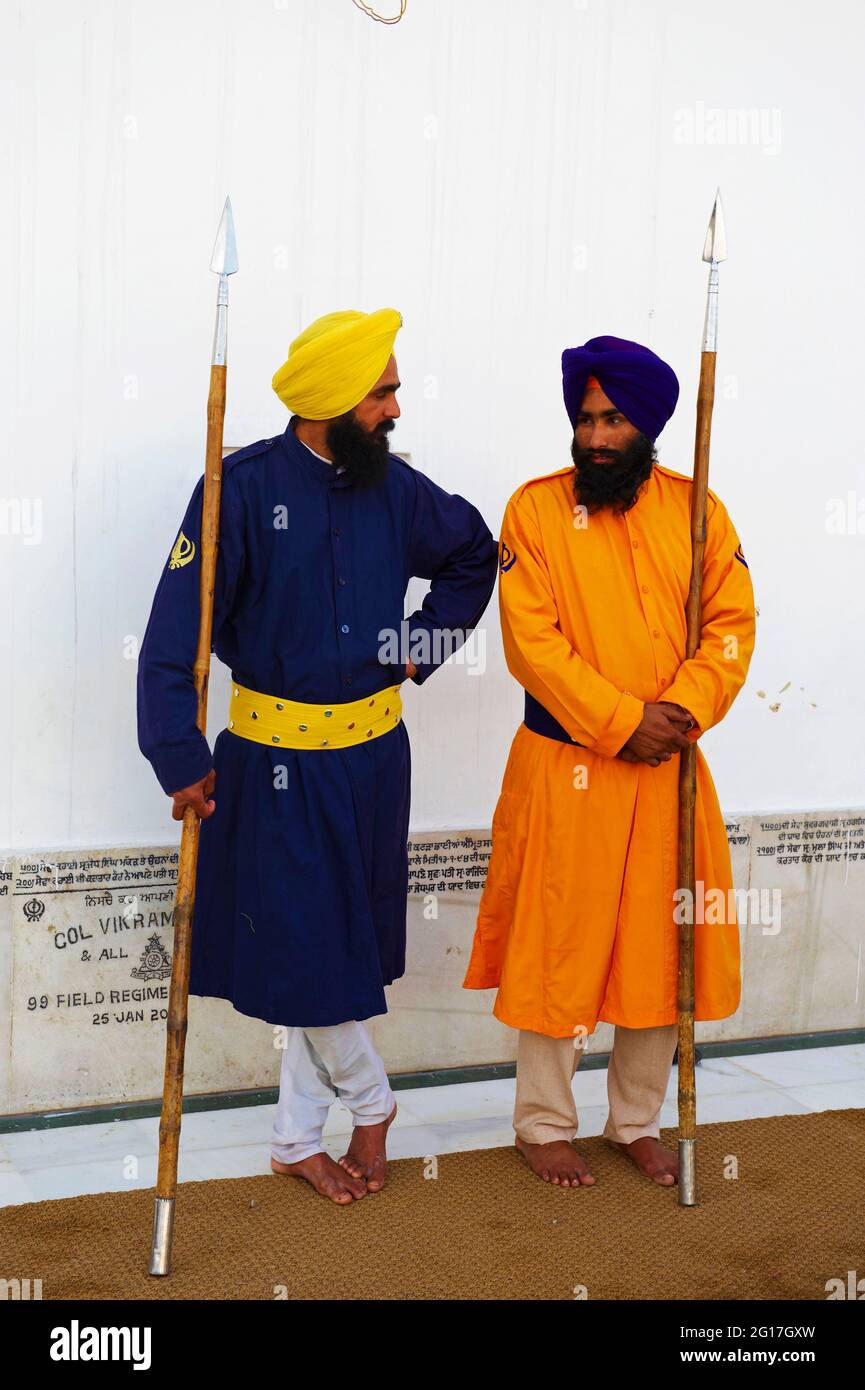 India, Penjab, Amritsar, Harmandir Sahib (Tempio d'oro), centro spirituale e culturale della religione Sikh Foto Stock