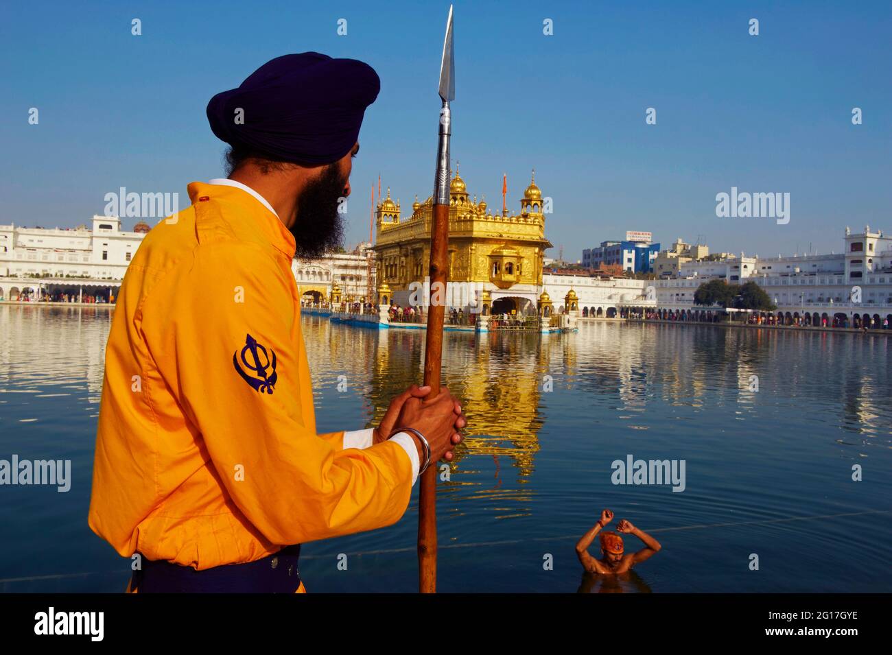 India, Penjab, Amritsar, Harmandir Sahib (Tempio d'oro), centro spirituale e culturale della religione Sikh Foto Stock