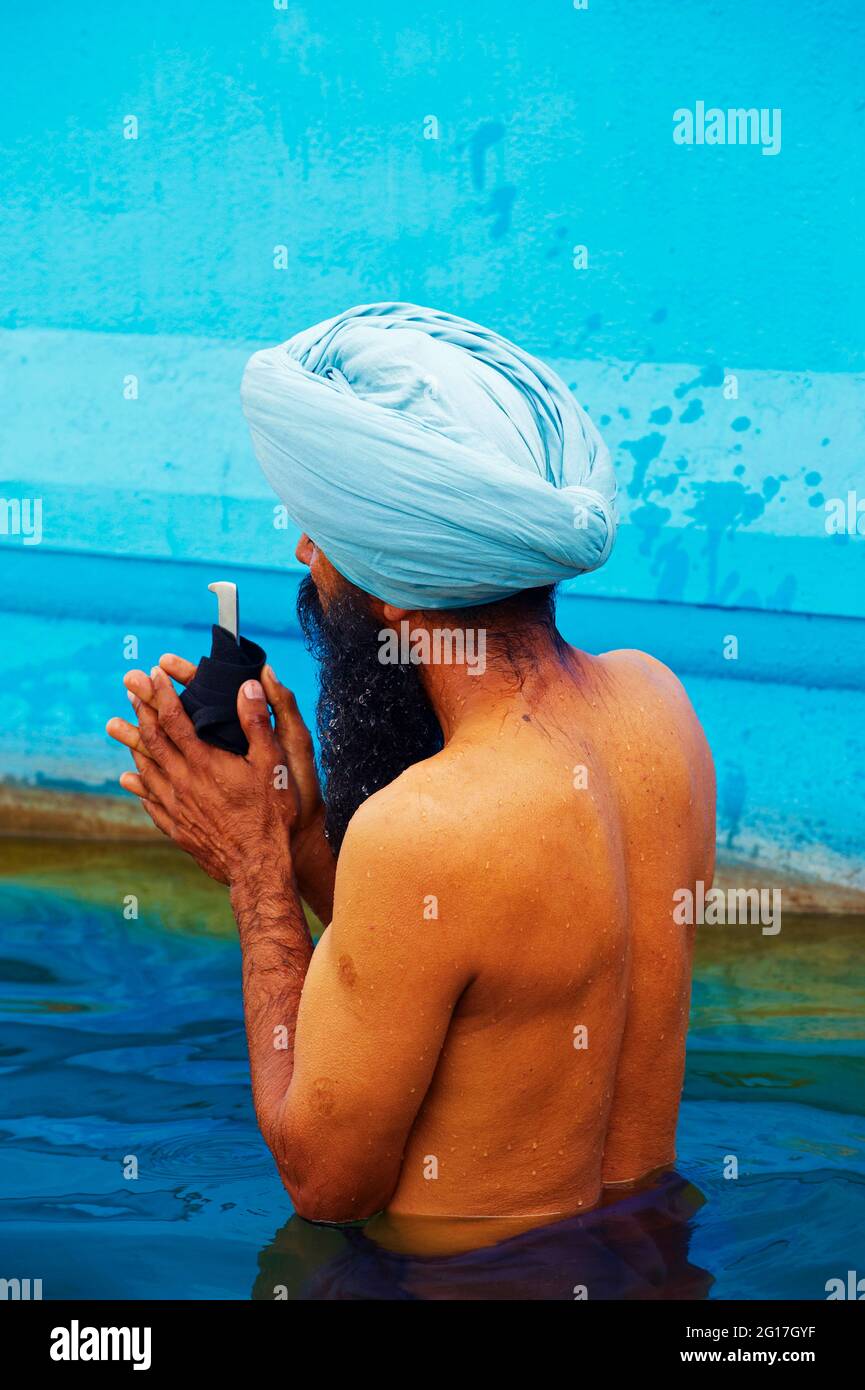 India, Penjab, Amritsar, Harmandir Sahib (Tempio d'oro), centro spirituale e culturale della religione Sikh Foto Stock