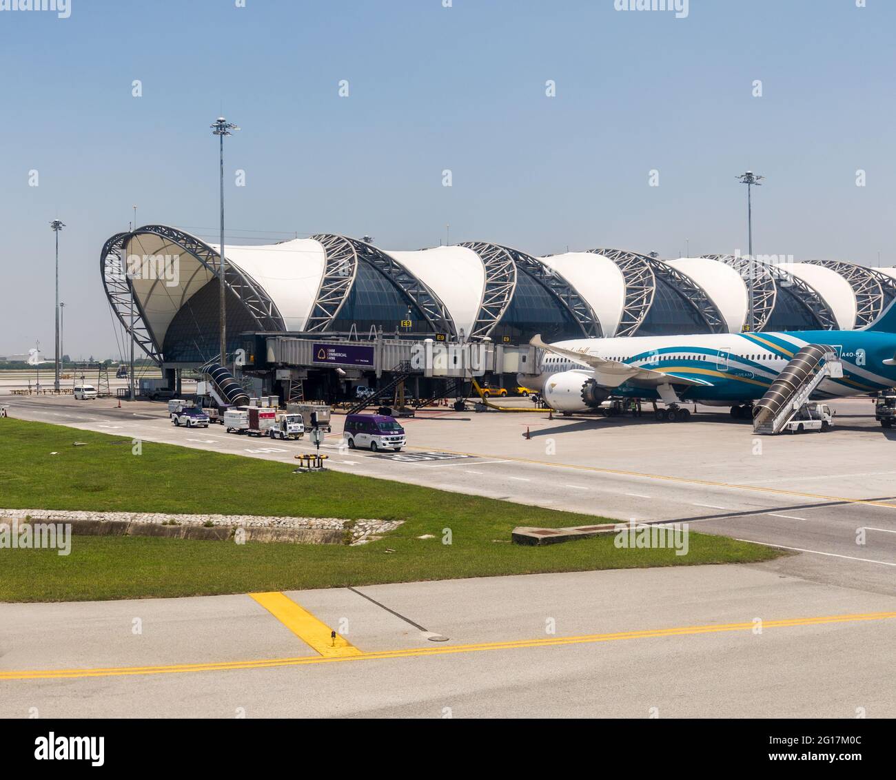 Cancelli di partenza e aereo, Suvarnabhumi Airport, Bangkok, Thailandia Foto Stock