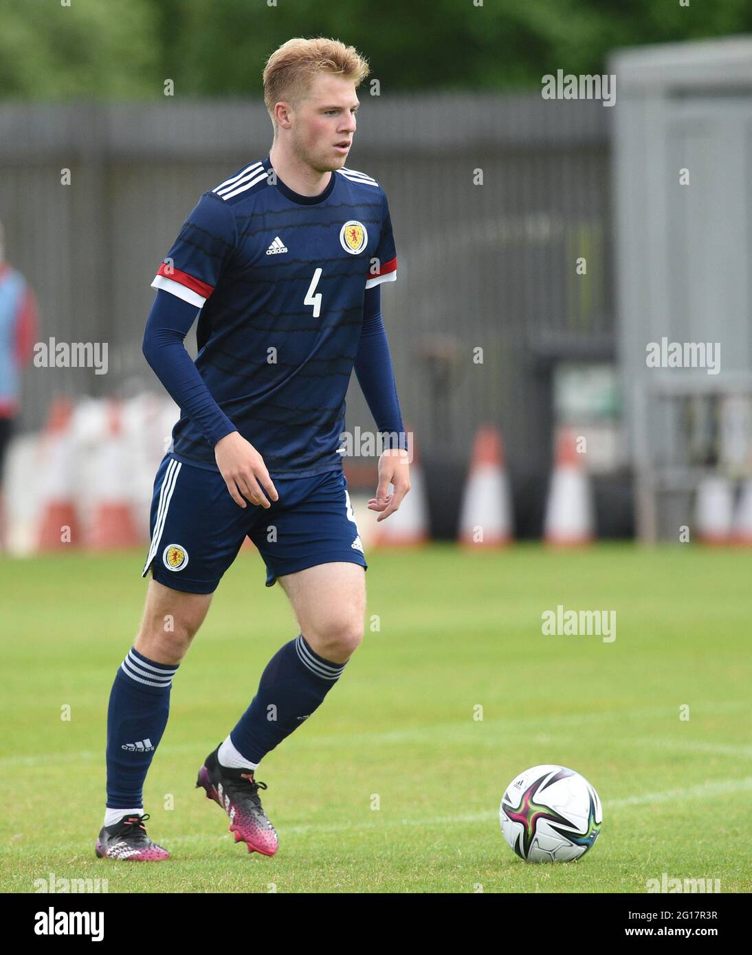 Dumbarton, Scozia .UK 5 giugno 21 friendly Match.Scotland U-21 v Irlanda del Nord U-21 C&G Systems Stadium, Dumbarton. Scozia U-21 Stephen Welsh contro Irlanda del Nord U-21 Credit: eric mcowat/Alamy Live News Foto Stock